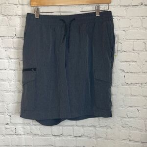 Old Navy Men’s Gray At the Knee 9” Inseam Shorts size medium NEW